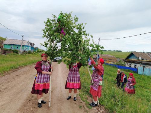 Авылларда Тройсын җыеннары гөрләп узды
