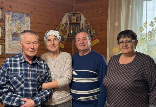Максимовлар гаиләсе Колышчы авылы тарихын өйрәнүгә һәм мәдәни мирасны саклауга зур өлеш кертәләр