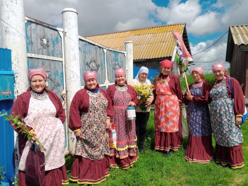 Бахта авылында Питрауга бүләк җыю йоласы башкарылган