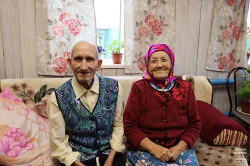 Әлбәдән авылыннан Зоя һәм Николай Захаровлар 60 елга якын бергә яшиләр