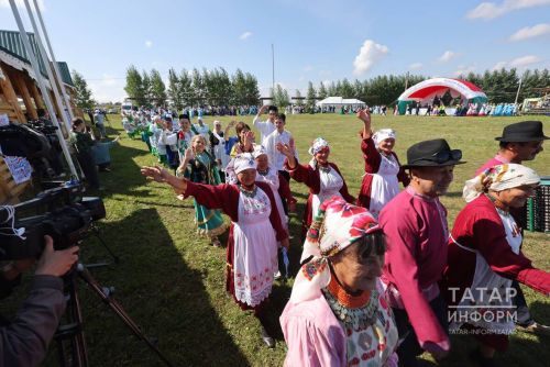 «Бистә шәле» республикакүләм фестивальдә карендәшләребез керәшен мәдәниятен күрсәтте