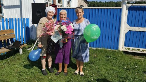 11 яшеннән тылдагы авырлыкларны кичергән Клара Игошева олы юбилеен билгеләп үтте