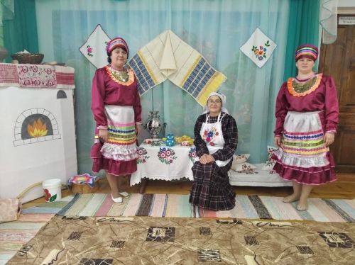 Очраклы кешеләр тәрбияче була алмый