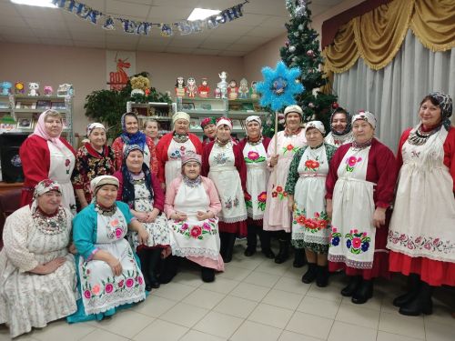 Керәшен Сәрдәсе халкы «Йөзек салу» йоласына җыелганнар