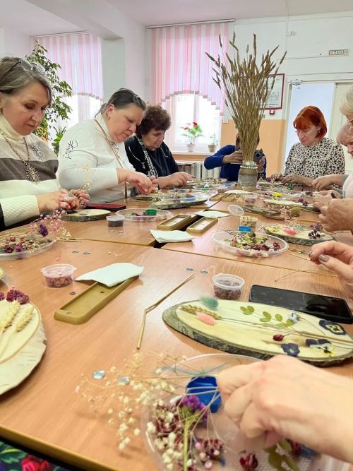 Комаровкада туристлар керәшеннәрнең үзенчәлекле мирасы, туй йолалары белән танышканнар