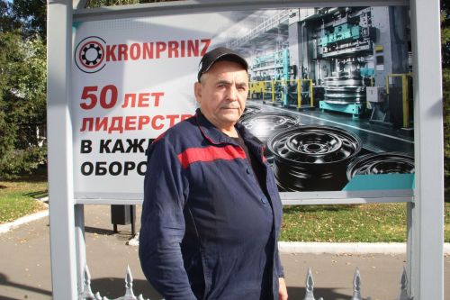 Зәйдән Валентин Большаков 37 ел электр-газ белән эретеп ябыштыручы булып эшли