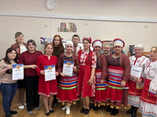 Грахов районының үзәк китапханәдә дуслык уены узды