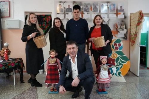 Комаровка мәктәбендә Россия халыклары бердәмлеге елына багышланган зур чара узган