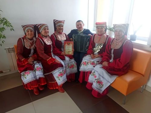 Мамадыштан «Урагай» ансамбле бүләкләнде