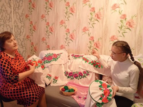 Клавдия Максимова: «Оныгымны да чигәргә өйрәтәм»