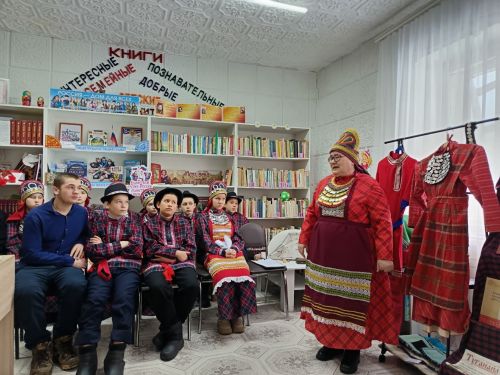 «Үткәннән киләчәккә» Яңа Илектә фольклор кичәсе узды