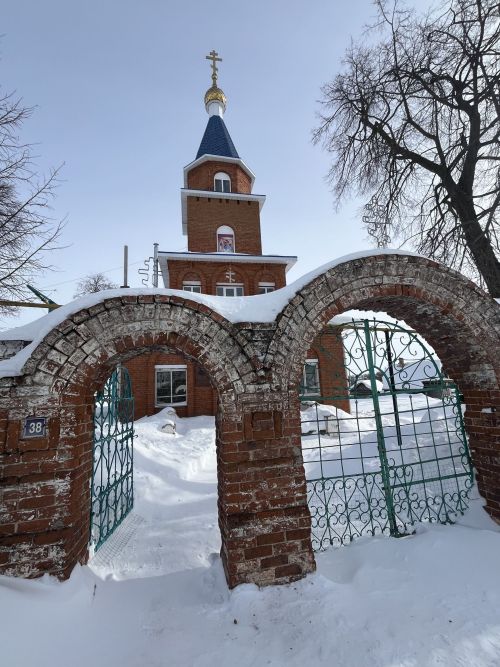 «Изге гамәлдән беркем дә читтә калмый»: Югары Чураның Изге Троица чиркәвендә ремонт эшләре дәвам итә