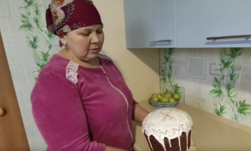 ВИДЕО: Дүсмәт авылында яшәүче Рима Губинадан кулич рецепты