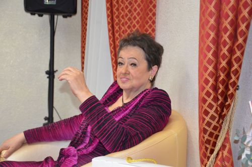 Елена Бичарина: «Җыр яшәргә көч бирә, сәхнәгә чыксам, бар дөньямны онытам»