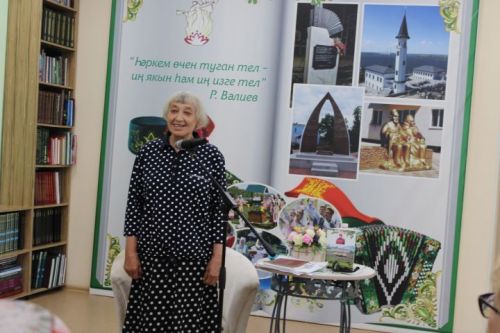 Зәй үзәк китапханәсендә җирле шагыйрә Татьяна Миронова белән очрашу үтте