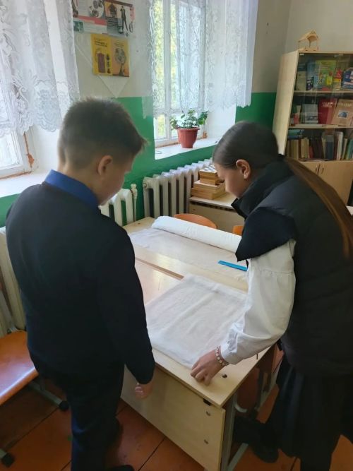 Сәйтәктә махсус хәрби операциядә катнашучыларга ярдәм әзерләүдә укучылар катнаша