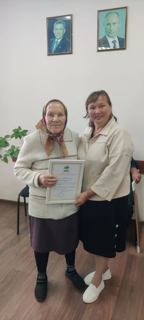 Хуҗа Хәсәннән Валентина Данилованың гомер юлы хезмәт белән бизәлгән