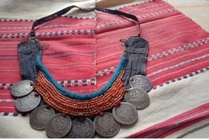 Алан-Поляннан Лариса Кибякова әбисеннән калган муенҗака турында сөйләде