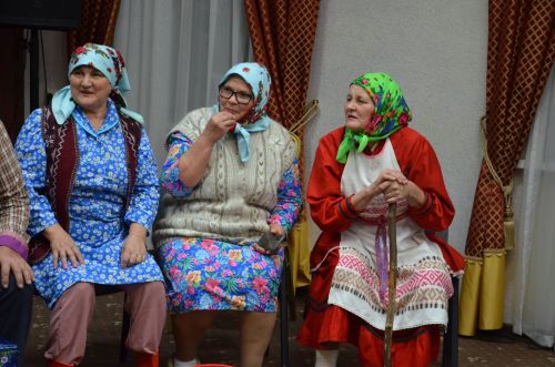 Җәкәү йортындагы «Покрау утырмасы»нда «Җиңгәчәйләр» ансамбле
