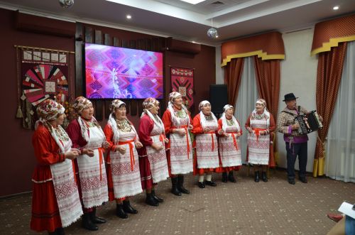 Җәкәү йортындагы «Покрау утырмасы»нда «Җиңгәчәйләр» ансамбле