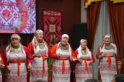 Җәкәү йортындагы «Покрау утырмасы»нда «Җиңгәчәйләр» ансамбле