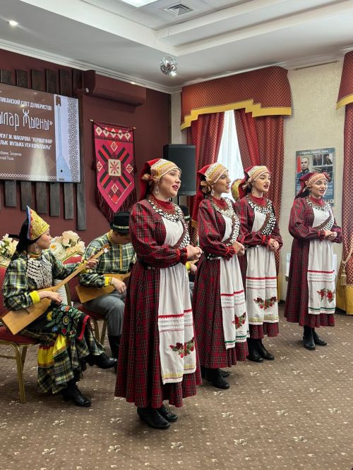 Җәкәү йортында думбрачылар җыен узды