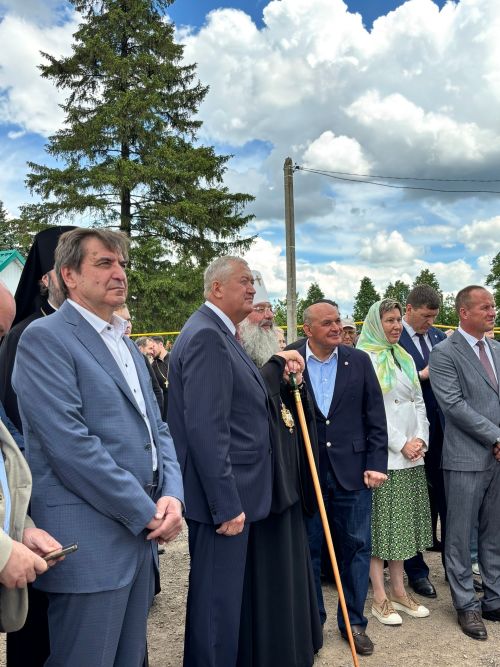 Югары Багражда уникаль реставрациядән соң храм аруландырдылар
