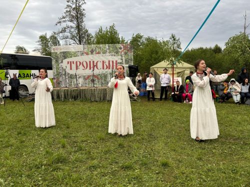 Субашта Тройсын бәйрәме