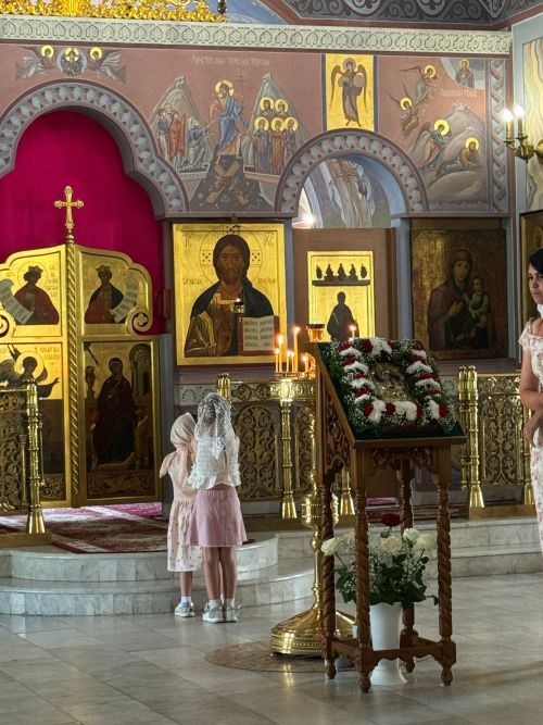 Тихвин чиркәвендә бәйрәм Литургиясе узды