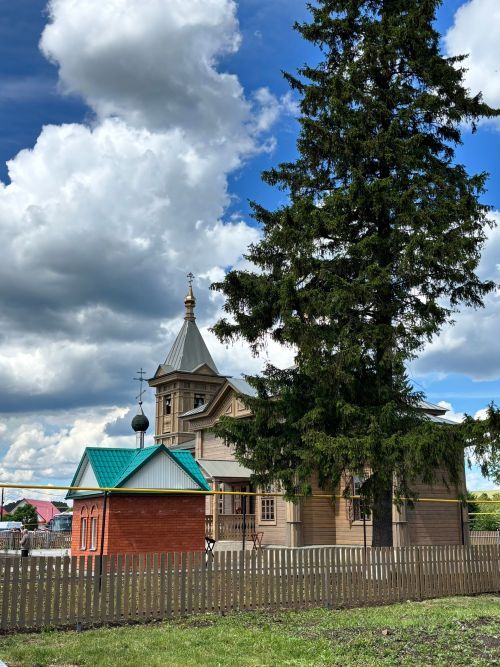 Югары Багражда уникаль реставрациядән соң храм аруландырдылар