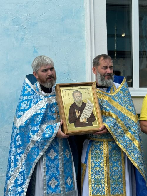 Тихвин чиркәвендә бәйрәм Литургиясе узды