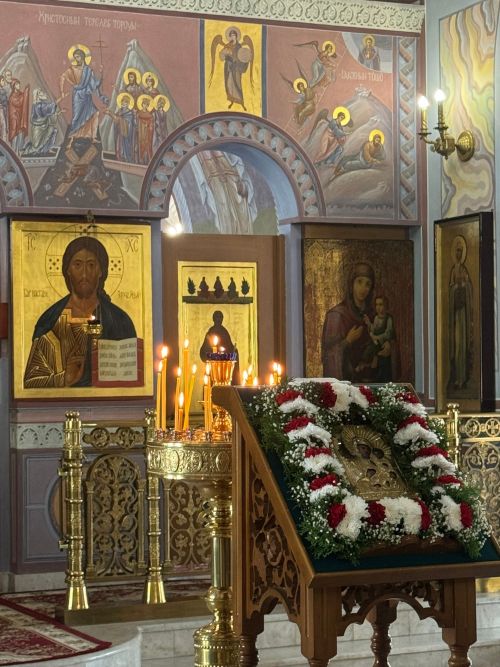 Тихвин чиркәвендә бәйрәм Литургиясе узды