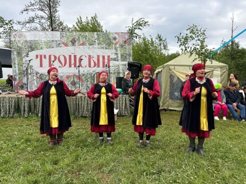 Субашта Тройсын бәйрәме