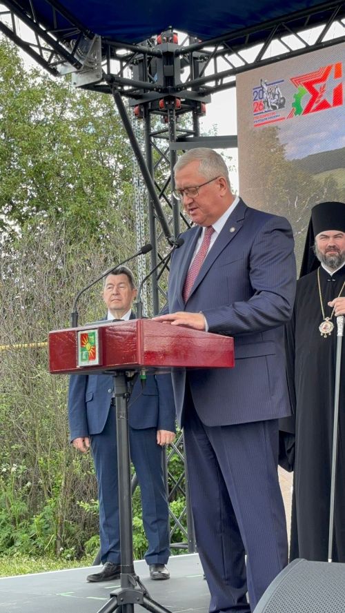 Югары Багражда уникаль реставрациядән соң храм аруландырдылар