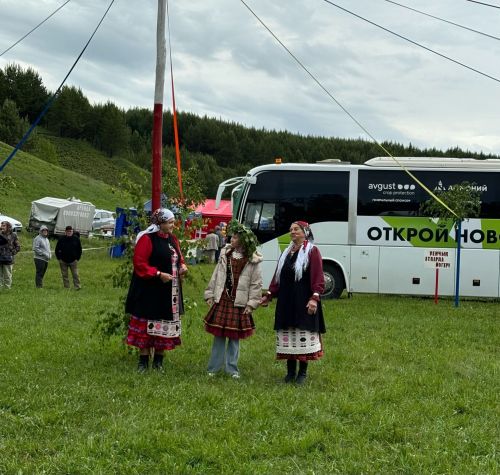 Субашта Тройсын бәйрәме