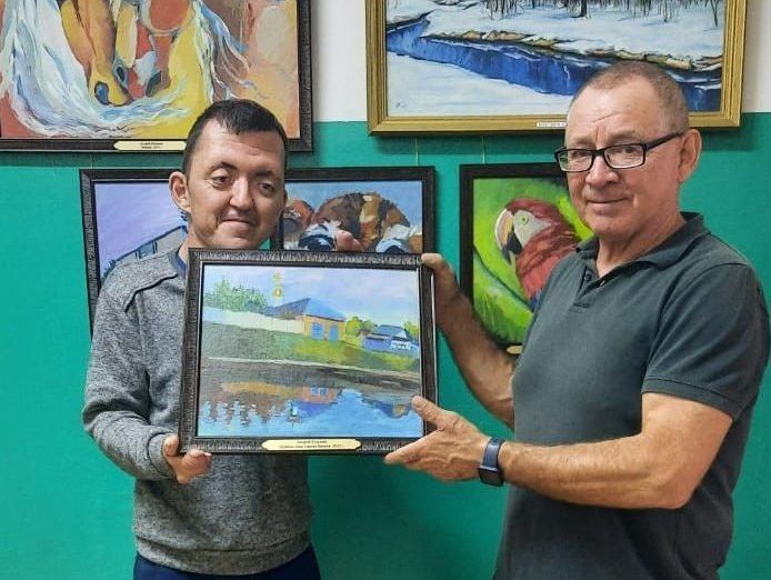 Карендәшебез Андрей Кузьмин Сарсаз-Багражда төзелүче чиркәү картинасын мәдәният йортына бүләк иткән