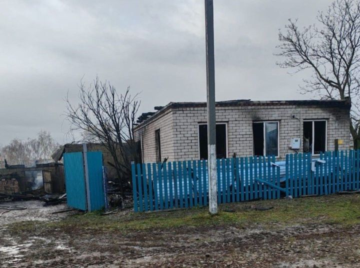 Иванай авылында коточкыч хәл: Трофимовларның йорт-җире янып беткән