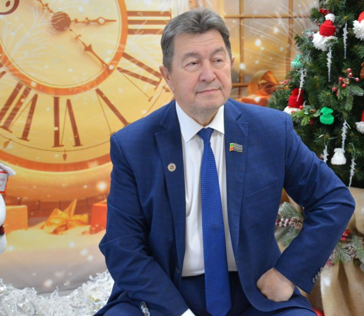 Виталий Агапов — гаҗәеп һәм күпкырлы талант иясе