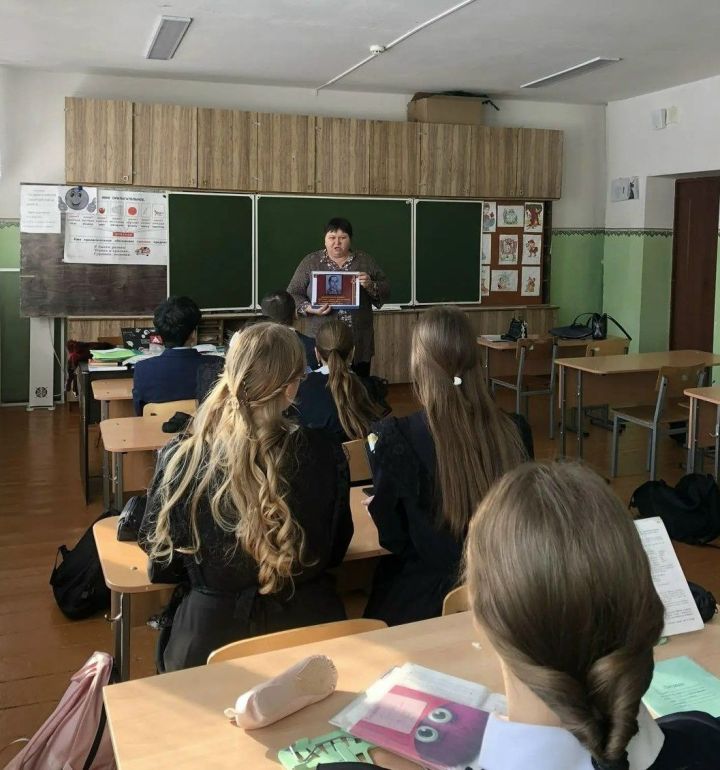 Ленинода укучыларга Бөек Ватан сугышында катнашкан хатын-кызлар турында сөйләделәр