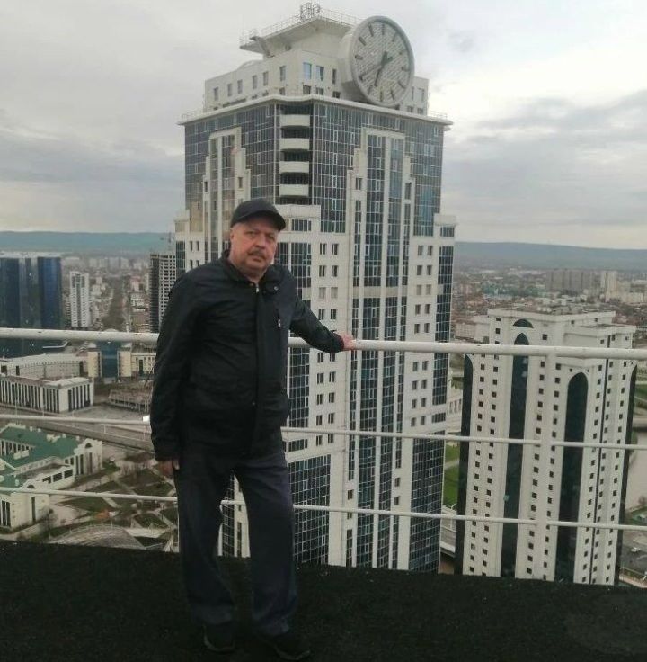 Азнакайдан Валерий Тимиряев Грозныйның Архангел Михаил чиркәвендә булган