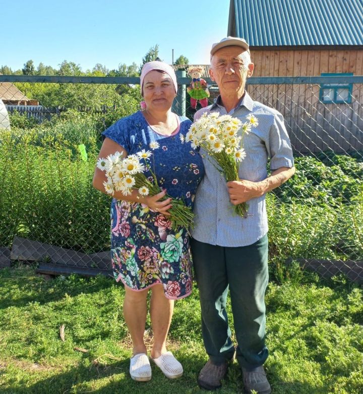 Кызыл Йолдызның күп балалы Большаковлар гаиләсе –  авыл күрке