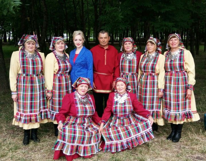 Лариса Басырова и её родные стали лауреатами фестиваля-конкурса «Арыумысыз, туганнар!»
