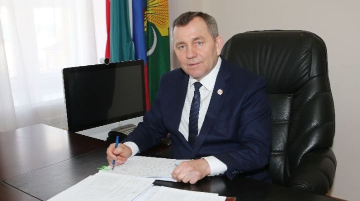Анатолий Иванов поднял проблемы школьных столовых перед депутатом Госсовета РТ
