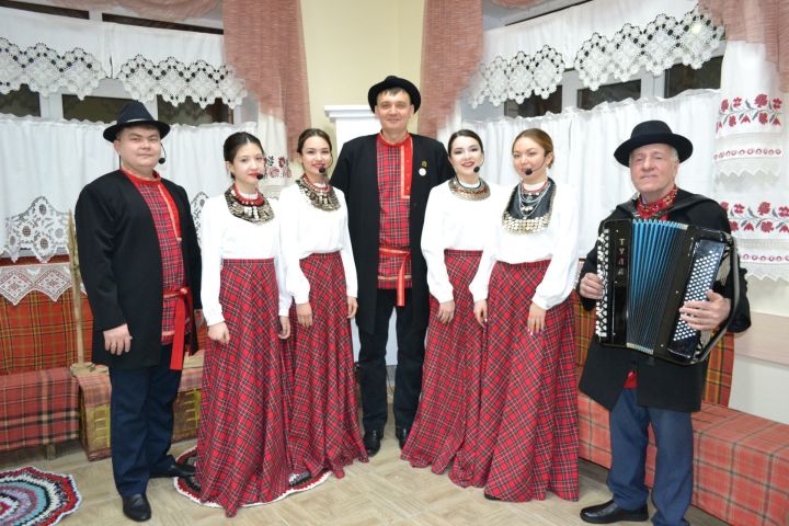 В селе Албаево выступит фольклорный ансамбль «Сурякя»