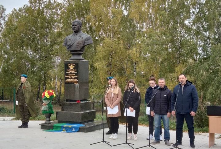 В селе Калинино почтили память Героя России, генерал-лейтенанта Асапова Валерия Григорьевича