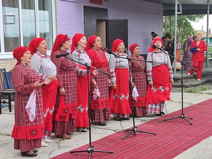 Ансамбль "Чишмелек" - душа Нагайбакского района и села Париж