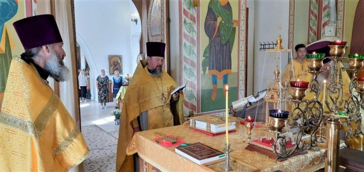 В поселке Камские Поляны кряшенские священнослужители провели Божественную Литургию