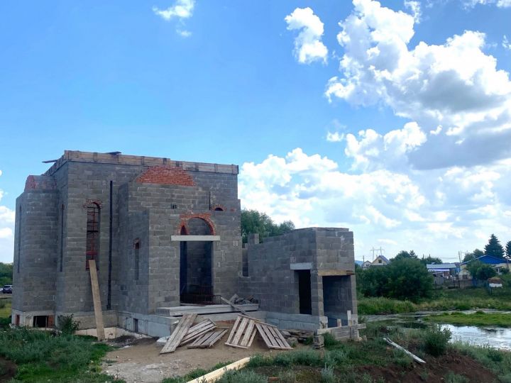 В селе Малые Ерыклы ведется строительство церкви Живоначальной Троицы