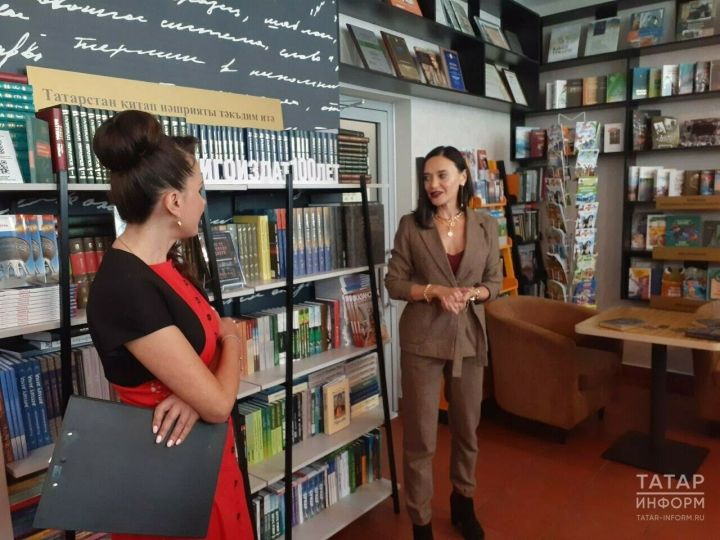 Танылган композитор Марс Макаровның кызы Иделия Марс «Татмедиа»да китабын тәкъдим итте