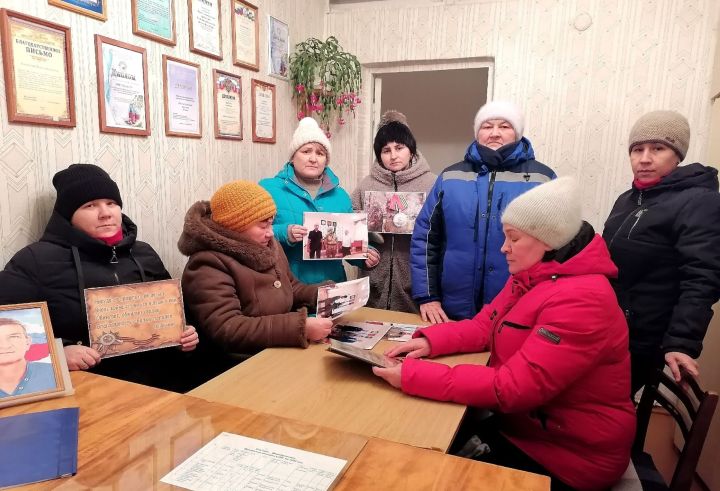 Новобалыклинском сельском доме культуры организовали беседу «Герои СВО - наши земляки»